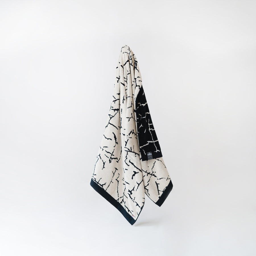 Natural Mountain Monkeys⎜ HOTEL BLANKET